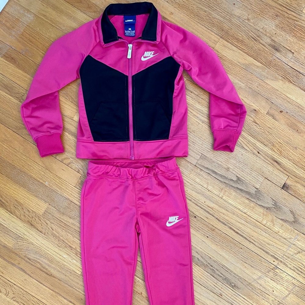 Nike | Kids Size 5 Tracksuit